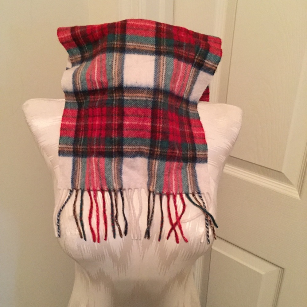 100% cashmere men’s scarf print ad item